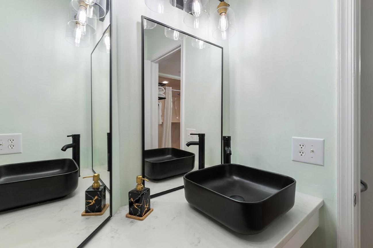 Cabana Palms - Oceanfront Renovated King Bed Sauna Миртл-Бич Экстерьер фото